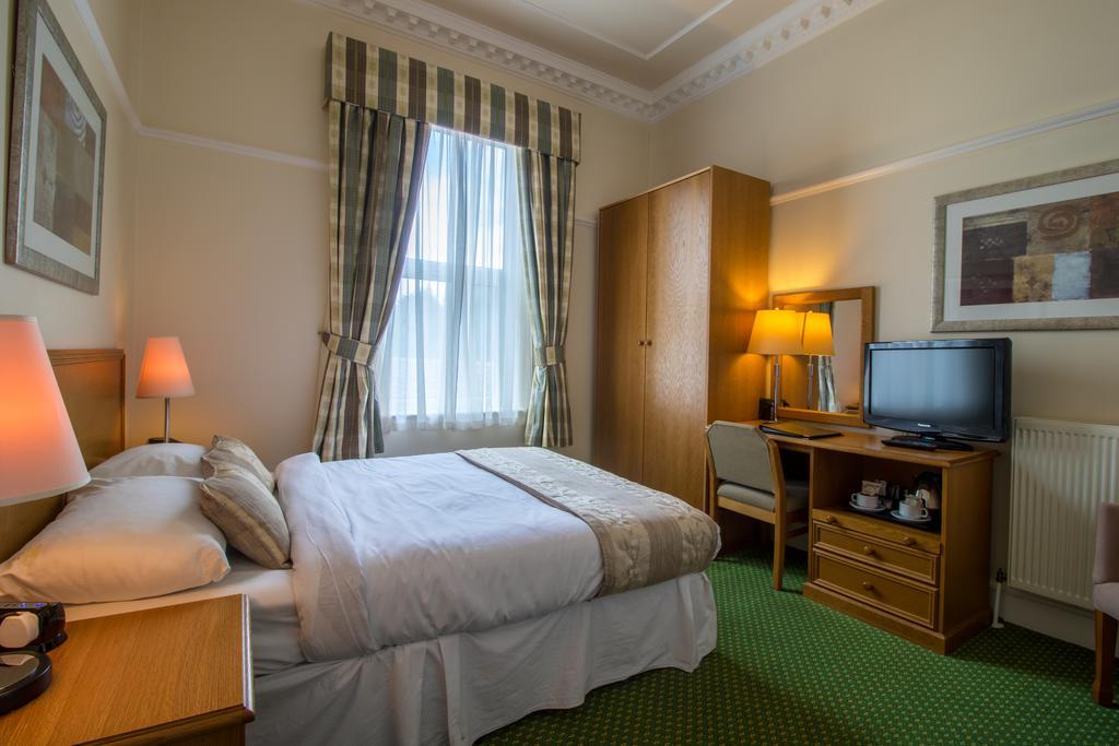 A Park View Hotel ولفرهامبتون المظهر الخارجي الصورة