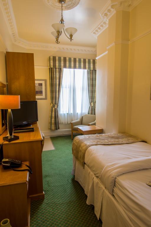 A Park View Hotel ولفرهامبتون المظهر الخارجي الصورة